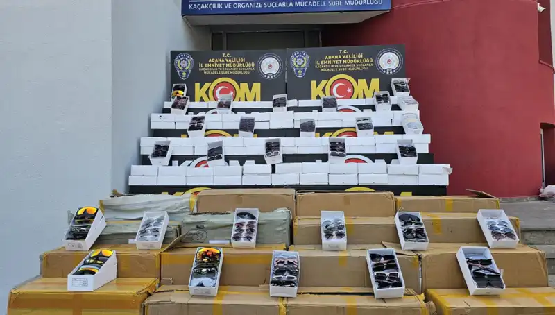 Adana'da Kaçak Güneş Gözlüğü Operasyonu: 12 Bin Ürün Ele Geçirildi