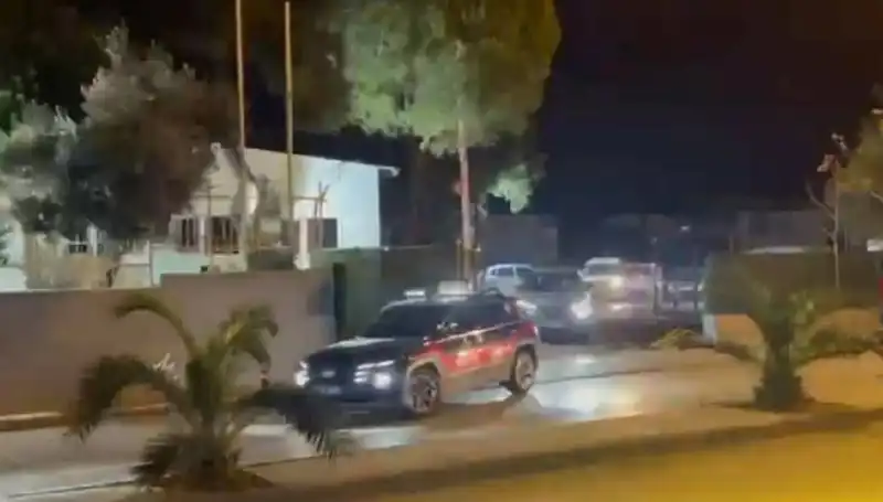 İzmir'de 24 Saatlik Operasyon: 141 Hükümlü Yakalandı, Neler Yaşandı?