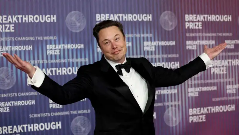 Elon Musk'tan Şaşırtan Açıklama: X'in Yeni Mesajlaşma Uygulaması Flört Sitesine Mi Dönüşecek?
