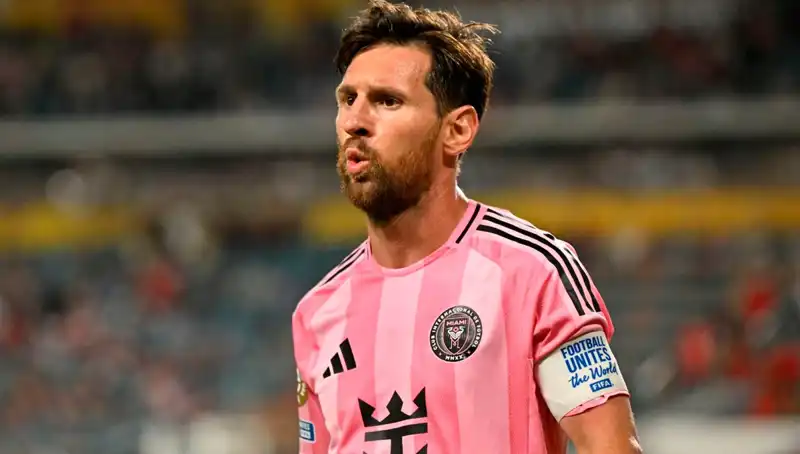 Messi'nin İlk Maçında Şok Beraberlik: Direkten Dönen Son Dakika Şutu