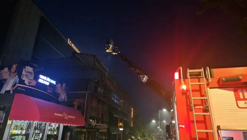 Beşiktaş'ta 3 Katlı Restoranda Yangın: Detaylar ve Son Gelişmeler