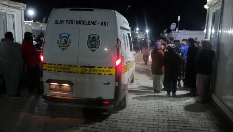 İki Grup Arasındaki Husumet Sokaklarda Kanlı Kavgalara Dönüştü
