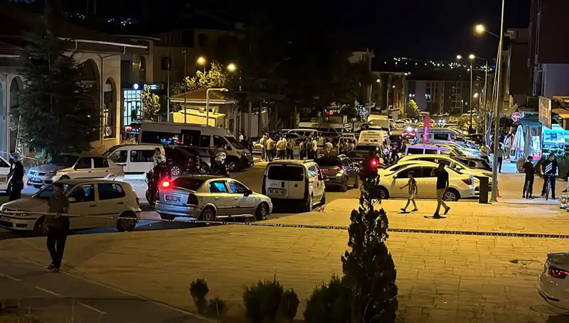 İki Ailenin Kavgası: 1 Ağır Yaralı ve 3 Hastaneye Sevk Edildi