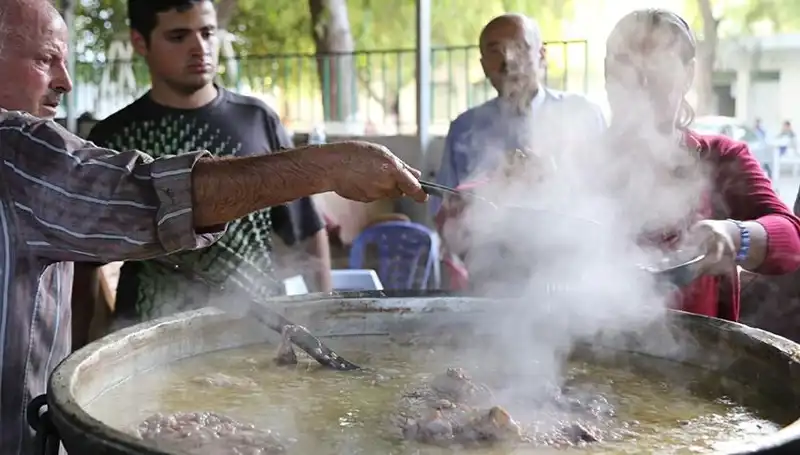 Gadir-i Hum Bayramı: Anlamı, Kutlamaları ve Özel Mesajlar