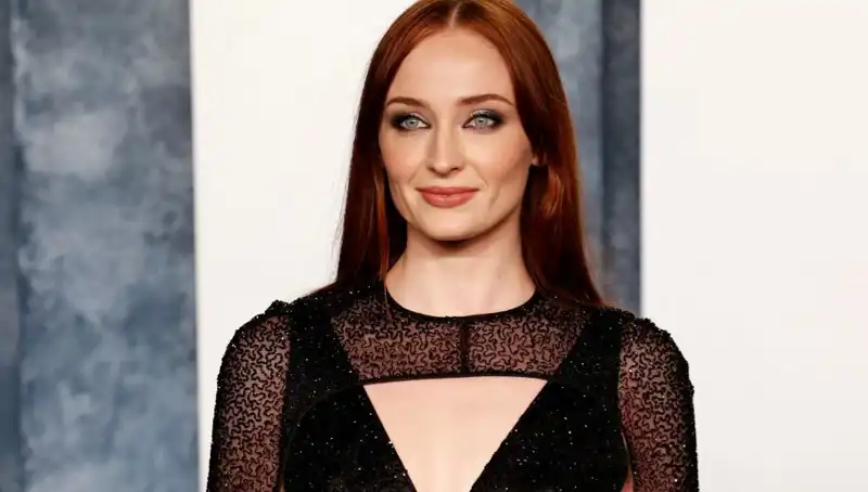 Sophie Turner'ı Kızdıran Yorum: Game of Thrones Yıldızının Tepkisi Neden Önemli?