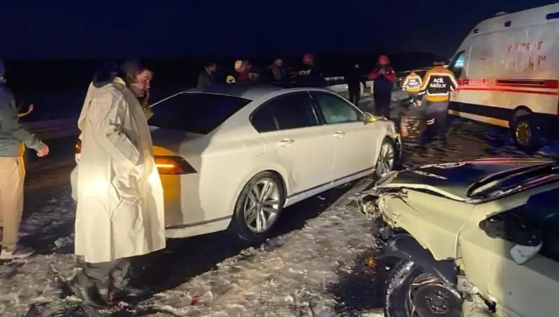 Aksaray'da Zincirleme Trafik Kazası: 15 Yaralı, Olayın Ardındaki Korkunç Gerçek Ne?