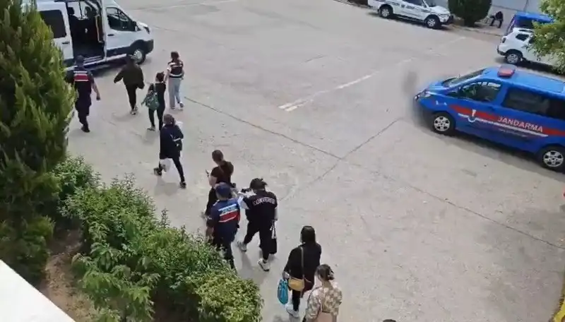 Taylandlı Kadınlara Fuhuş Vaadi: Çalışma ve Oturma İzni Sahtekarlığı