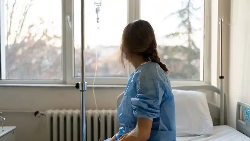 27 Yaşındaki Kadının Meme Kanseri Teşhisi: Doktorlar 'Ciddi Değil' Demişti!