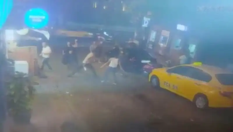 Beyoğlu'nda Çıkan Kavga: Laf Atma Meselesi Kanlı Bitti