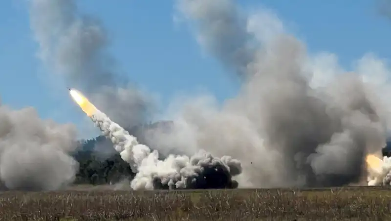 Avustralya'nın Askeri Gücünde Yeni Dönem: HIMARS Atışları Başarıyla Gerçekleştirildi