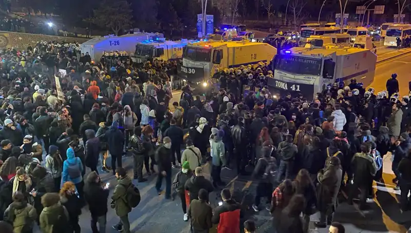 İstanbul ve Ankara'da Öğrenci Eylemi: İmamoğlu'na Destek ve Protesto