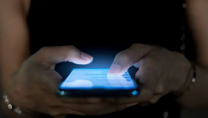 Narsisizmin Gizli Belirtisi: Telefon Alışkanlığı Üzerine Şok Edici Bulgular