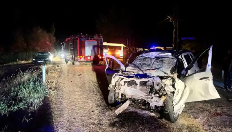 Çarpıcı Kaza: Ciple Traktör Çarpıştı, 5 Yaralı