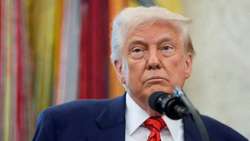 Trump, G7 Zirvesi'nden Erken Ayrıldı! Beyaz Saray'da Acil Toplantı Yapıldı