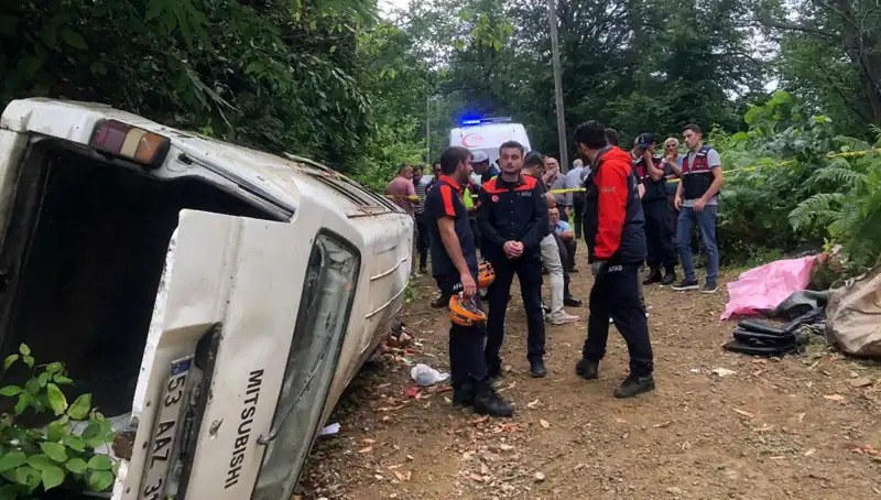 Rize'de Düşen Minibüsün Korkunç Kaza Detayları: İki Can Gitti, Üç Yaralı