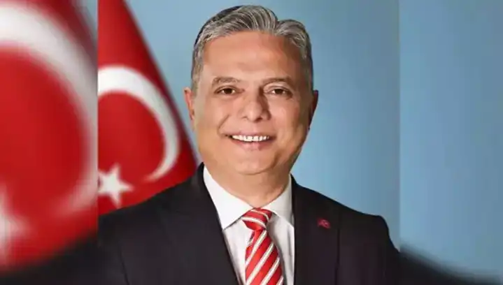CHP Genel Başkan Adayı Ümit Uysal: Siyasi Geçmişi ve Vizyonu Nedir?