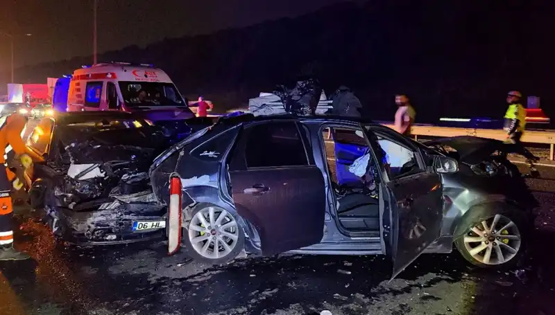 TEM Otoyolu'nda Zincirleme Kaza: Yedi Kişi Yaralandı