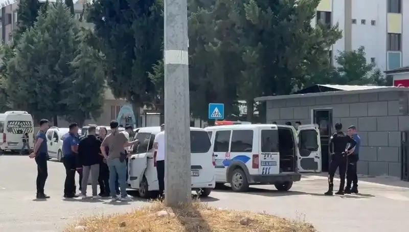 Adliye Önünde Çıkan Kavga: İki Aile Arasında 5 Yaralı, 7 Gözaltı