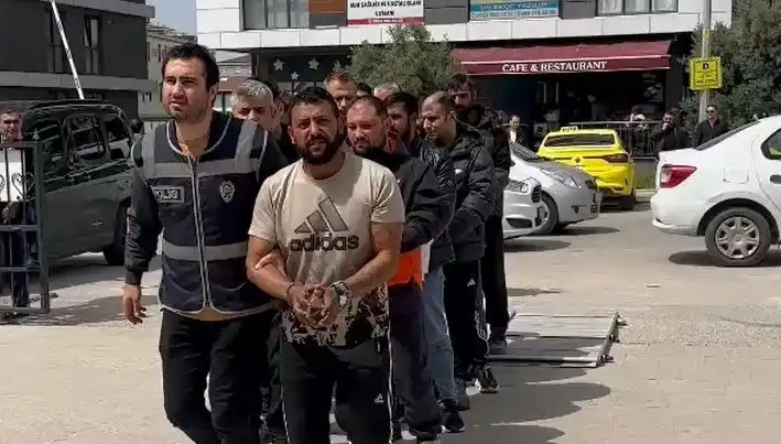 Edirne'de Eş Zamanlı Operasyonda Yedi Firari Suçlu Yakalandı!