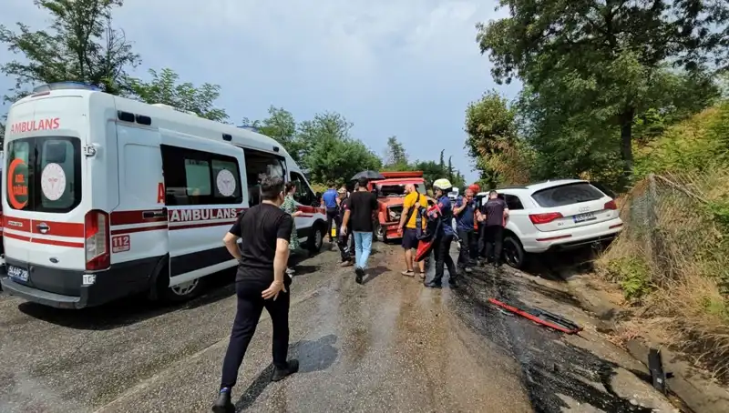 Sakarya'da Kamyonet-Cip Çarpışması: 4 Çocukla Birlikte 5 Yaralı