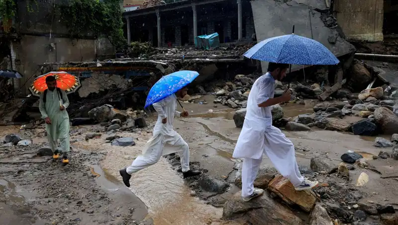 Pakistan'da Sel Felaketi: DSÖ Acil Tıbbi Malzeme Desteği Sunuyor
