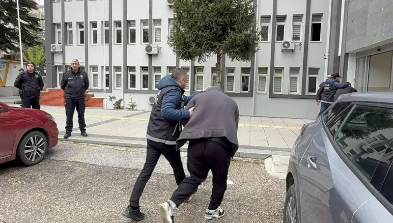 Türkiye'de 10 Bin Sentetik Ecza Hapı Ele Geçirildi: 20 Şüpheli Gözaltında