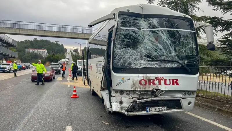 Uşak'ta İşçi Servisleri Çarpıştı: Yaralı Sayısı Endişe Veriyor