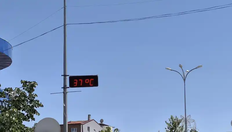 Termometreler Rekor Kırdı: Bir İlçede Sıcaklık 38 Dereceyi Geçti!