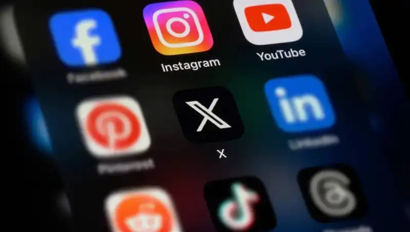 Sosyal Medya Kısıtlamaları: WhatsApp’tan TikTok’a Herkes Etkilendi!