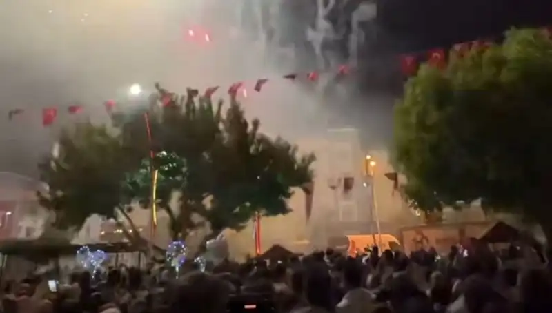 Havai Fişek Gösterisi Sonrası Hastaneye Kaldırılanlar: Neler Oldu?